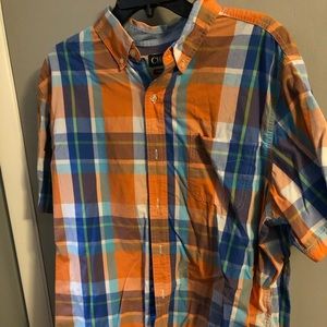 Short sleeve button down